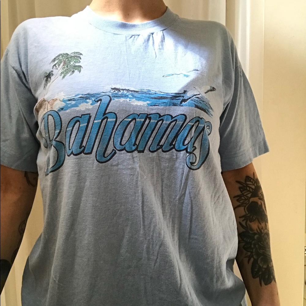 ▪️vintage | ‘79 baby blue Bahamas souvenir tee▪️ - Picture 3 of 6